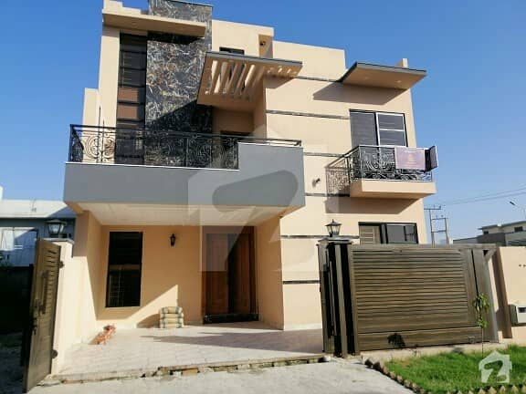 D-17 2100  Square Feet House Up For Sale