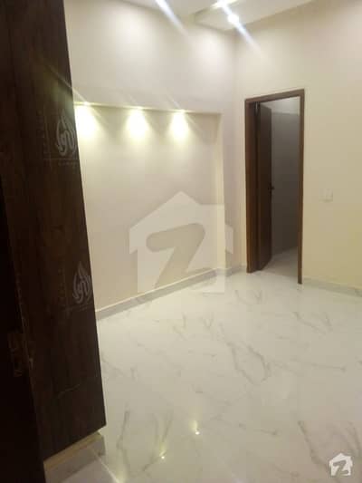 گرین سٹی ۔ بلاک بی گرین سٹی لاہور میں 4 کمروں کا 6 مرلہ مکان 1.7 کروڑ میں برائے فروخت۔