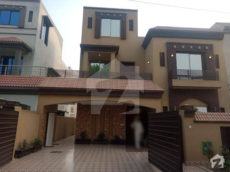 10 Marla House Avaialable In Oversease A Block Bahria Town Lahore