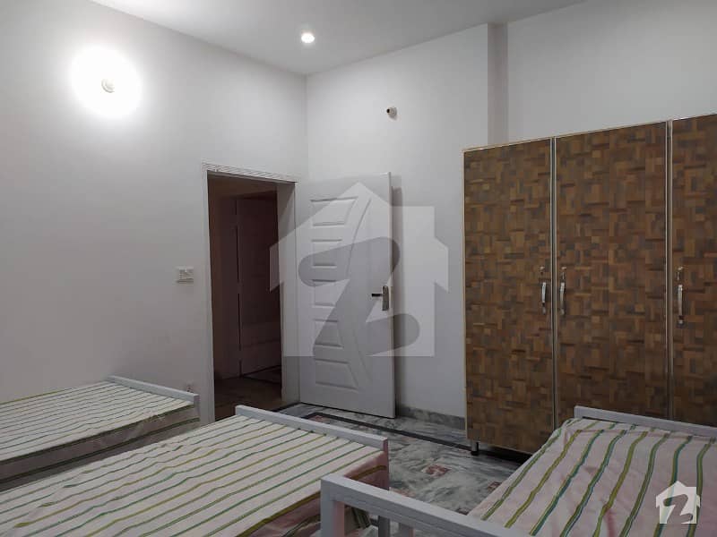 محافظ ٹاؤن فیز 2 محافظ ٹاؤن لاہور میں 11 کمروں کا 1 کنال مکان 3.6 کروڑ میں برائے فروخت۔