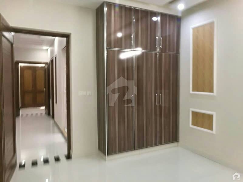 ملٹری اکاؤنٹس ہاؤسنگ سوسائٹی لاہور میں 5 کمروں کا 8 مرلہ مکان 1.6 کروڑ میں برائے فروخت۔