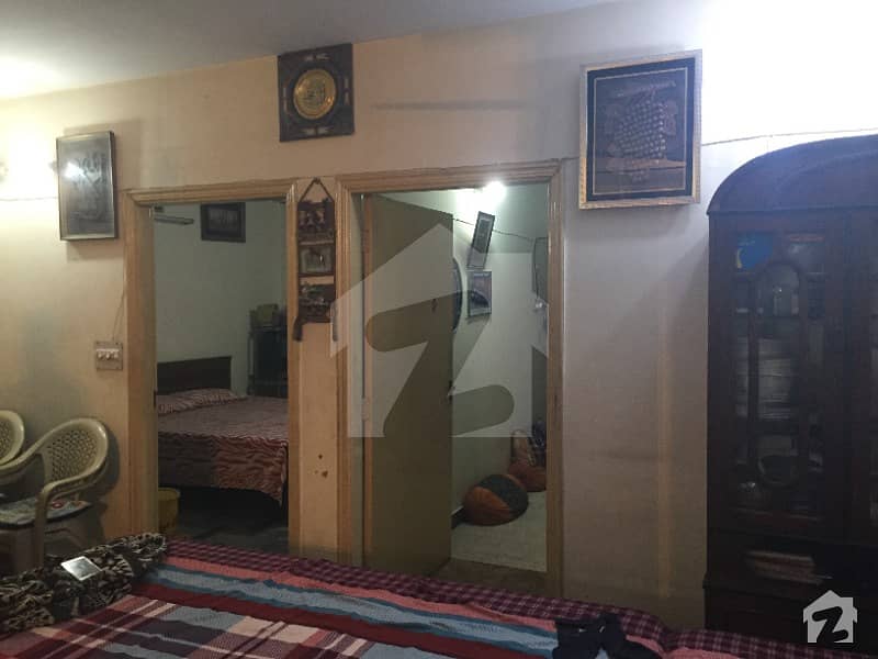 1360  Square Feet Flat Up For Sale In New Muslim Town