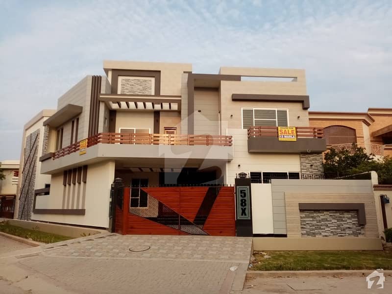 12 Marla House In Farid Town For Sale At Good Location