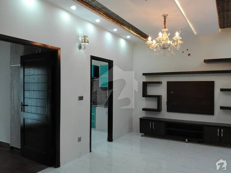 لیک سٹی رائیونڈ روڈ لاہور میں 4 کمروں کا 10 مرلہ مکان 2.3 کروڑ میں برائے فروخت۔