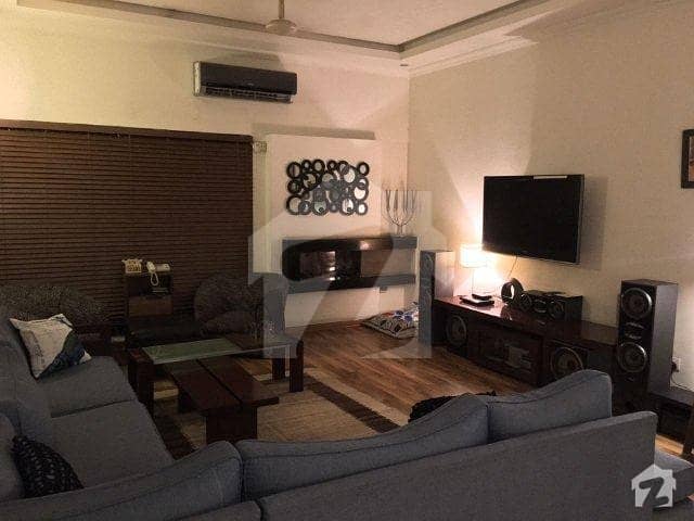 ڈی ایچ اے فیز 3 ڈیفنس (ڈی ایچ اے) لاہور میں 5 کمروں کا 1 کنال مکان 1.4 لاکھ میں کرایہ پر دستیاب ہے۔