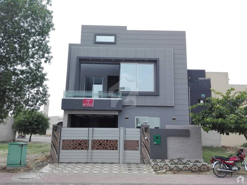 5 Marla House Available In Bahria Town For Sale