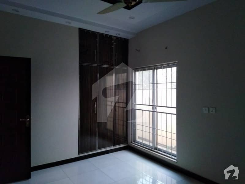 Paragon City 5 Marla Lower Portion Up For Rent