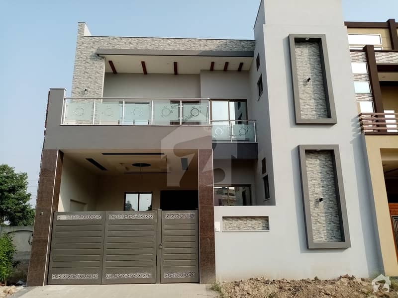 5 Marla House Up For Sale In Satiana Road