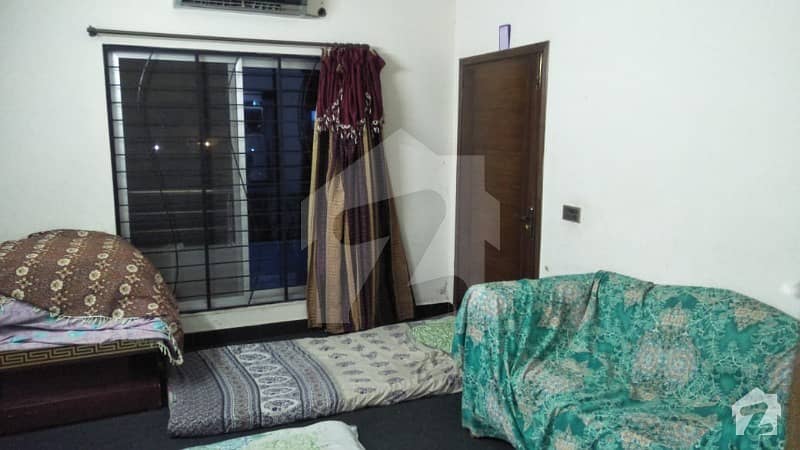 جوہر ٹاؤن فیز 2 - بلاک آر3 جوہر ٹاؤن فیز 2 جوہر ٹاؤن لاہور میں 4 کمروں کا 5 مرلہ مکان 1.35 کروڑ میں برائے فروخت۔