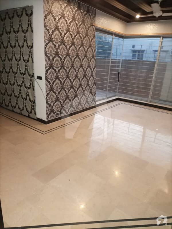 1 Kanal Stylish Full House In Dha Phase 4 CC For Rent