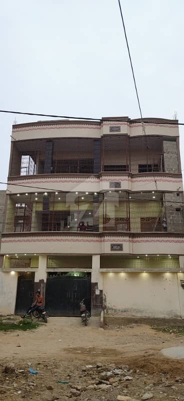 سرجانی ٹاؤن - سیکٹر 5 ای سُرجانی ٹاؤن گداپ ٹاؤن کراچی میں 12 کمروں کا 10 مرلہ مکان 3.5 کروڑ میں برائے فروخت۔