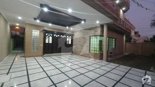 ائیر لائن ہاؤسنگ سوسائٹی لاہور میں 6 کمروں کا 1 کنال مکان 3.75 کروڑ میں برائے فروخت۔ ائیر لائن ہاؤسنگ سوسائٹی لاہور میں 6 کمروں کا 1 کنال مکان 3.75 کروڑ میں برائے فروخت۔