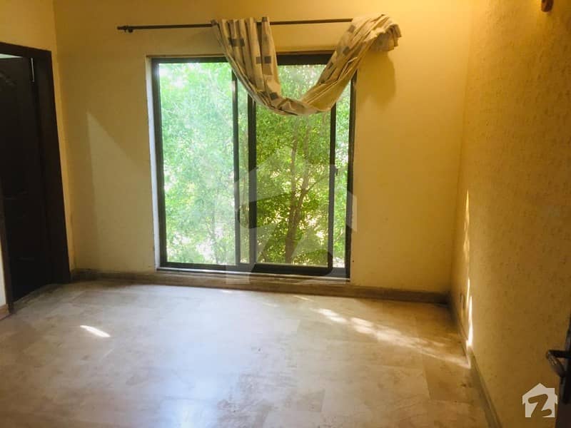 12 Marla Upper Portion Available For Rent In Dha Phase 5 L