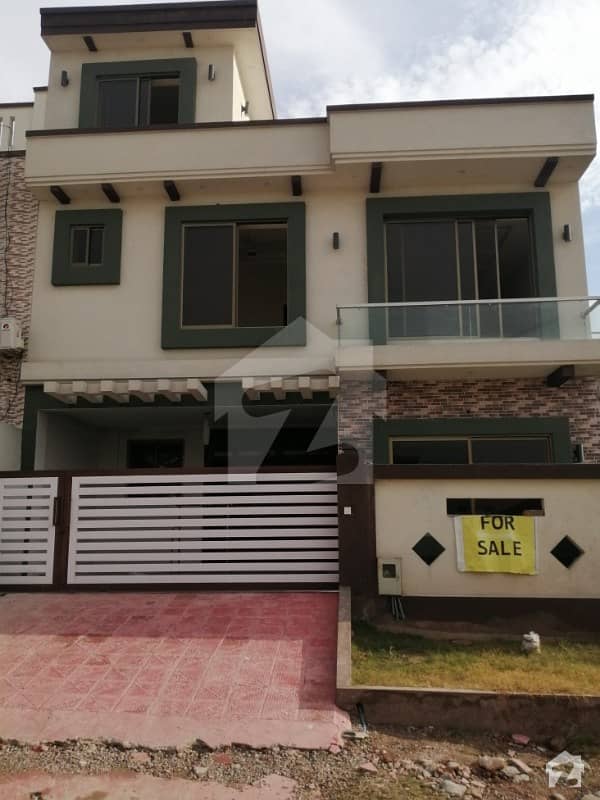 30x60 Beautiful House For Sale