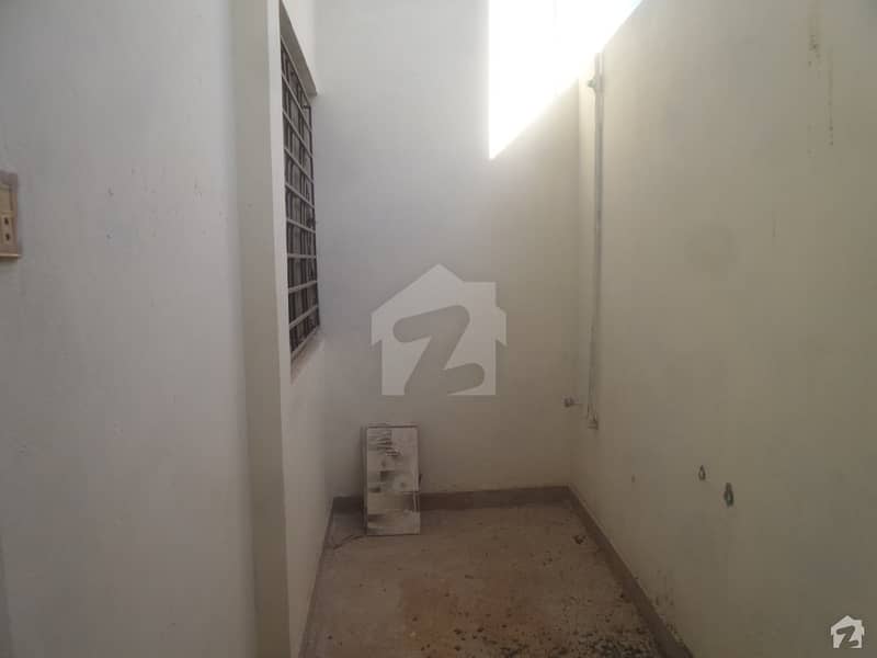 5 Marla Flat In Lalazar For Rent At Good Location