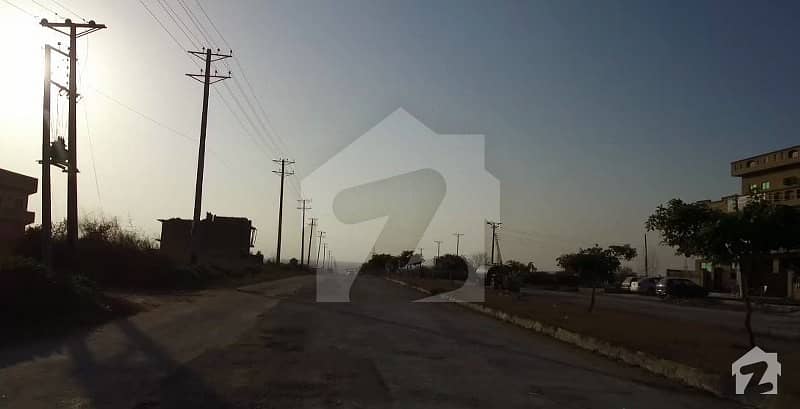 5 Marla Residential Plot Available For Sale In University Town