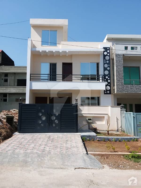 Brand New 25x40 Luxury Style House For Sale