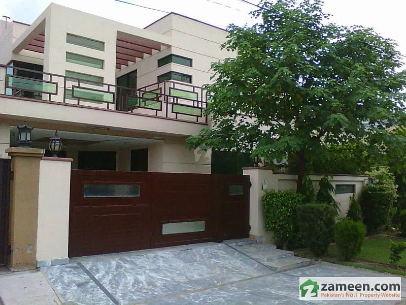 Brand New Kanal Upper Portion with Separate Gate in DHA Defence Phase 4 Near to Park,