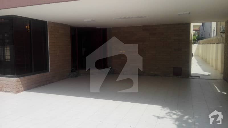 ڈی ایچ اے فیز 3 - بلاک ڈبلیو فیز 3 ڈیفنس (ڈی ایچ اے) لاہور میں 5 کمروں کا 1 کنال مکان 4.3 کروڑ میں برائے فروخت۔