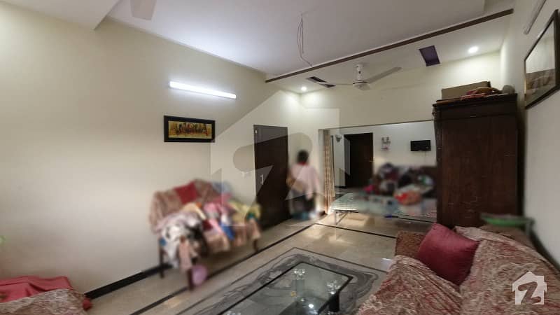 بی ۔ 17 اسلام آباد میں 4 کمروں کا 8 مرلہ مکان 1.65 کروڑ میں برائے فروخت۔