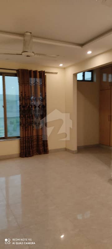 1 Kanal Upper Portion Available For Rent