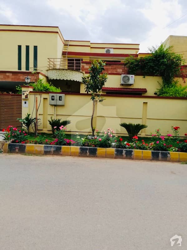 فیلکن کمپلیکس کینٹ راولپنڈی میں 5 کمروں کا 14 مرلہ مکان 4 کروڑ میں برائے فروخت۔