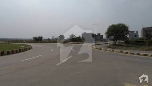 ڈی ایچ اے 9 ٹاؤن ۔ کمرشل ایریا ڈی ایچ اے 9 ٹاؤن ڈیفنس (ڈی ایچ اے) لاہور میں 4 مرلہ کمرشل پلاٹ 2.75 کروڑ میں برائے فروخت۔ ڈی ایچ اے 9 ٹاؤن ۔ کمرشل ایریا ڈی ایچ اے 9 ٹاؤن ڈیفنس (ڈی ایچ اے) لاہور میں 4 مرلہ کمرشل پلاٹ 2.75 کروڑ میں برائے فروخت۔