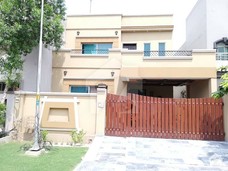 8 Marla House For Rent In Usman Block Sector B Bahria Town Lahore