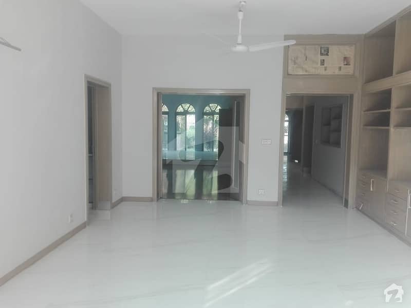 Centrally Located Housefor Rent In Cantt Available