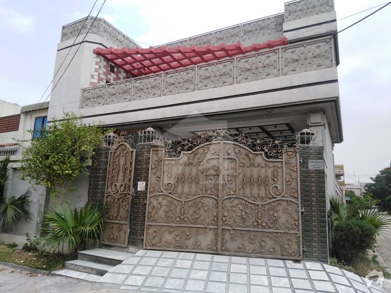 10 Marla House Available In Hayatabad For Sale