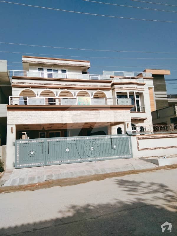 A Beautiful Design 1 Kanal Architect Designed House For Sale