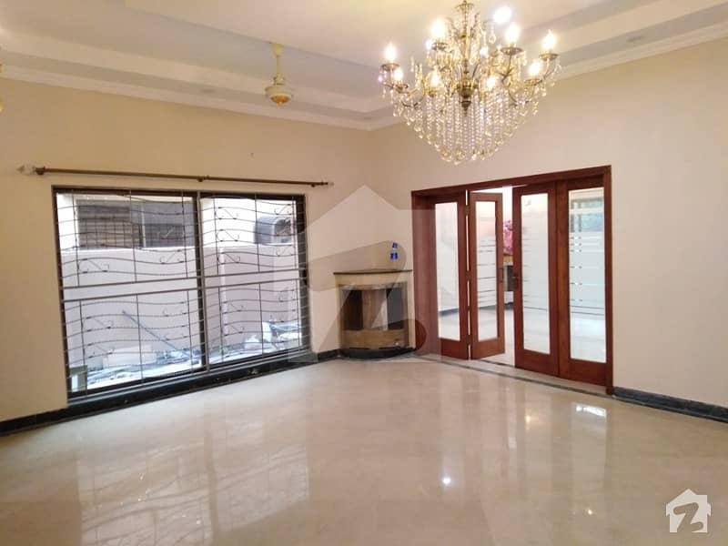 1 Kanal Full Beautiful And Prime Location House For Rent Dha Phase 2