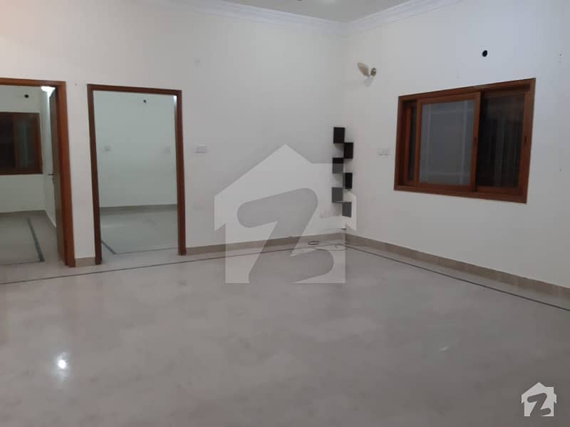 Well Maintain Luxury Portion For Rent 300 Sq Yd 3 Bed Dd 1st Floor Block C
