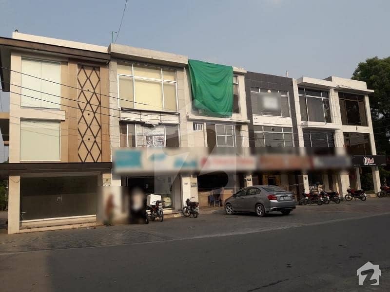 ڈی ایچ اے فیز 4 ڈیفنس (ڈی ایچ اے) لاہور میں 2 مرلہ عمارت 2.9 کروڑ میں برائے فروخت۔