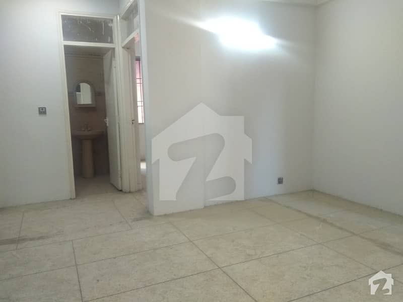 Universal Heights 2 Bed Dd Corner Flat For Sale