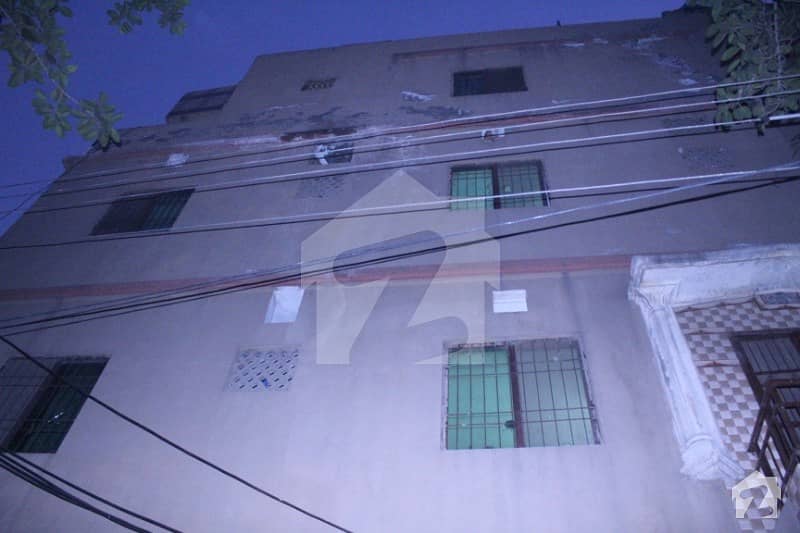 3 Marla Commercial Building For Sale On Prime Location On Yateem Khana Road