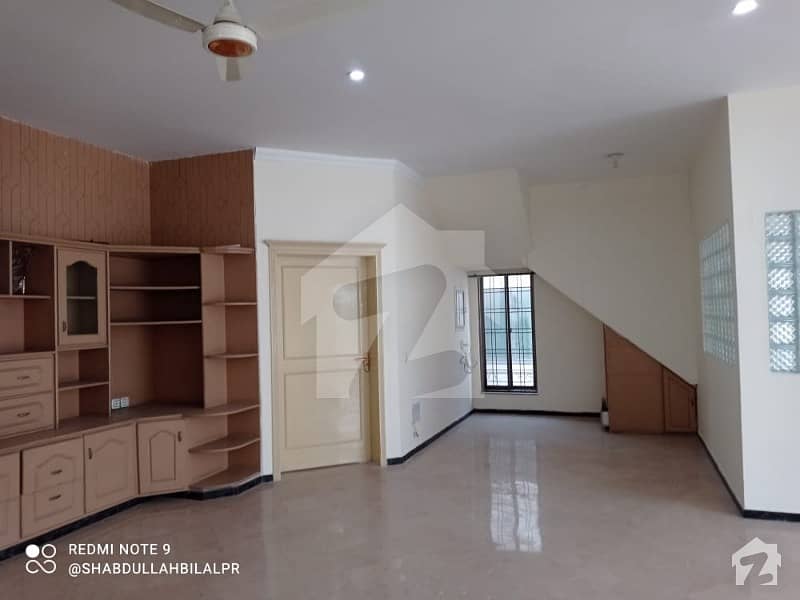 10 Marla Upper Portion Near Market And Park For Rent