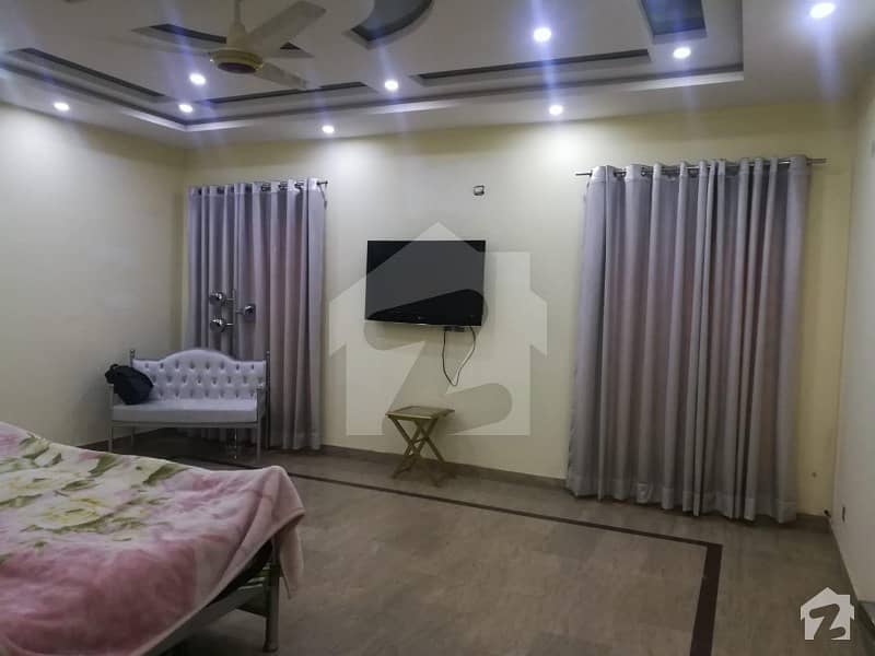 ڈی ایچ اے فیز 4 ڈیفنس (ڈی ایچ اے) لاہور میں 3 کمروں کا 1 کنال زیریں پورشن 90 ہزار میں کرایہ پر دستیاب ہے۔