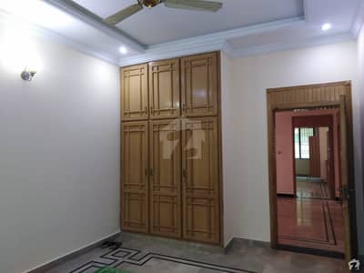 بی سکئیر بی ۔ 17 اسلام آباد میں 3 کمروں کا 12 مرلہ بالائی پورشن 68 ہزار میں کرایہ پر دستیاب ہے۔
