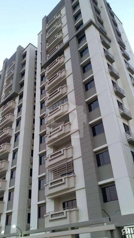 جناح ایونیو کراچی میں 4 کمروں کا 9 مرلہ فلیٹ 1.7 کروڑ میں برائے فروخت۔
