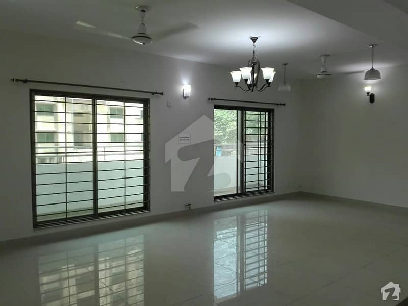 10 Marla Flat In Askari Is Available