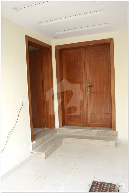 5 Marla Beautiful House Available In Bahria Town Lahore