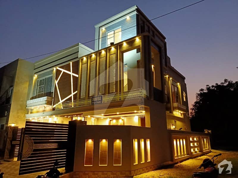 بحریہ ٹاؤن جاسمین بلاک بحریہ ٹاؤن سیکٹر سی بحریہ ٹاؤن لاہور میں 5 کمروں کا 11 مرلہ مکان 2.7 کروڑ میں برائے فروخت۔