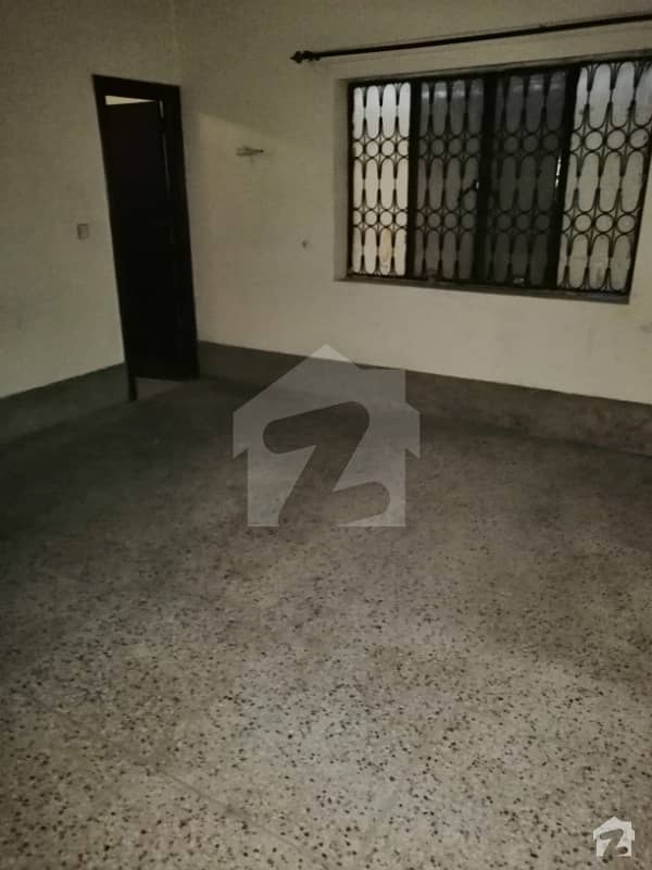 Ground Portion Available For Rent In Satellite Town