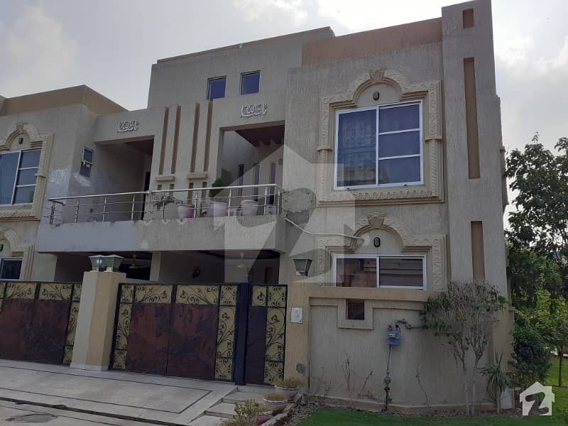 5 Marla Good Location House For Rent In Usman Block Bahria Town Lahore