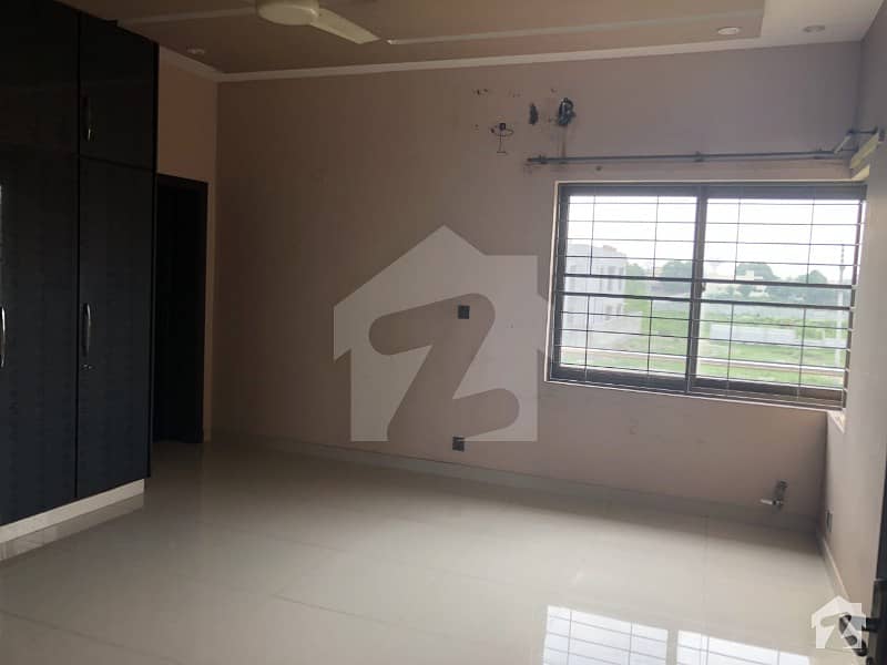 1 Kanal Slightly Used Proper Upper Portion For Rent  Near Ring Road