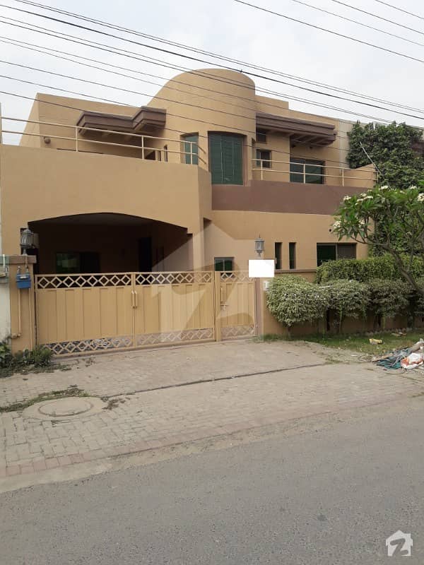 10 Marla 4 Bedrooms House For Sale