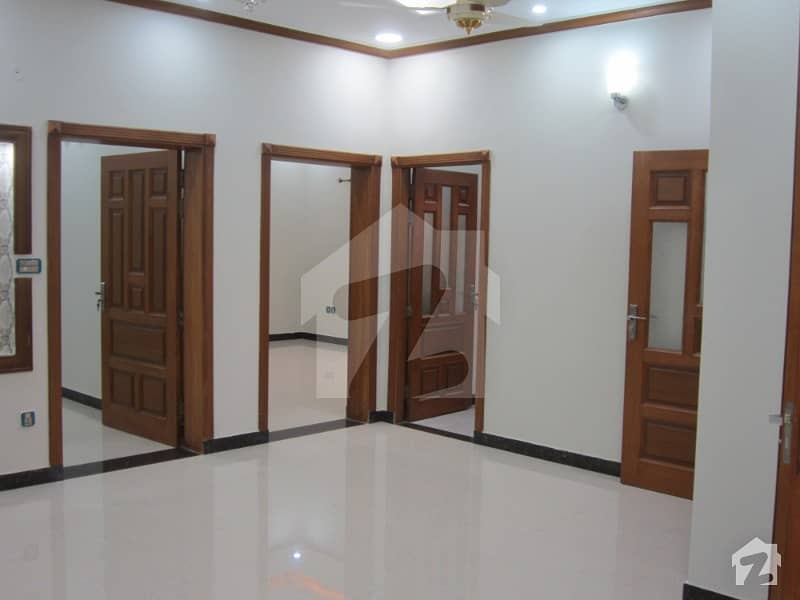 ڈی ایچ اے ڈیفینس فیز 2 ڈی ایچ اے ڈیفینس اسلام آباد میں 5 کمروں کا 8 مرلہ مکان 80 ہزار میں کرایہ پر دستیاب ہے۔