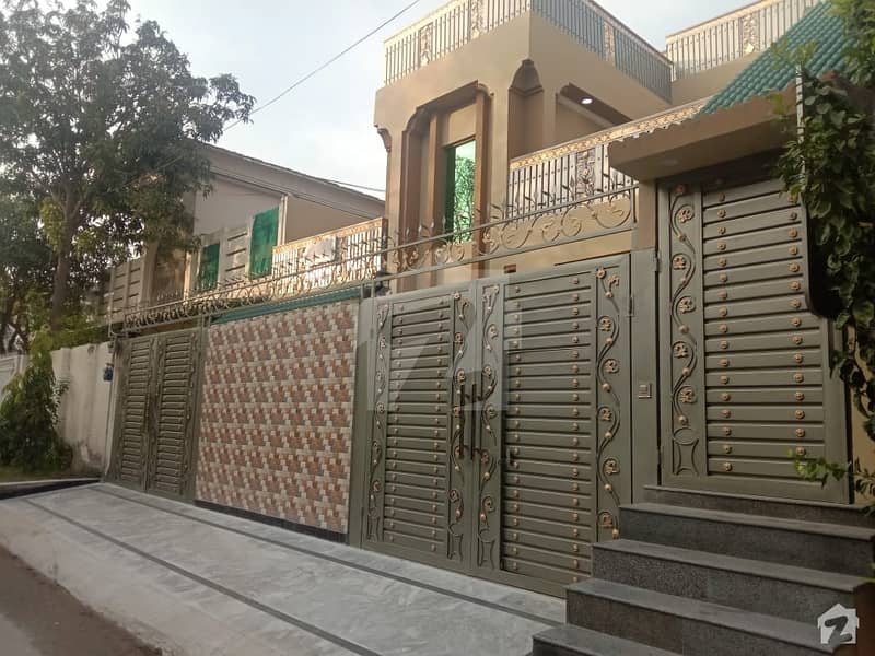 10 Marla House Is Available In Hayatabad