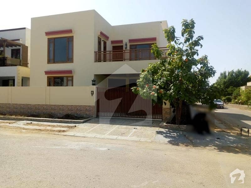 350 Sq Yards Beautiful Bungalow Nhs Zamzama